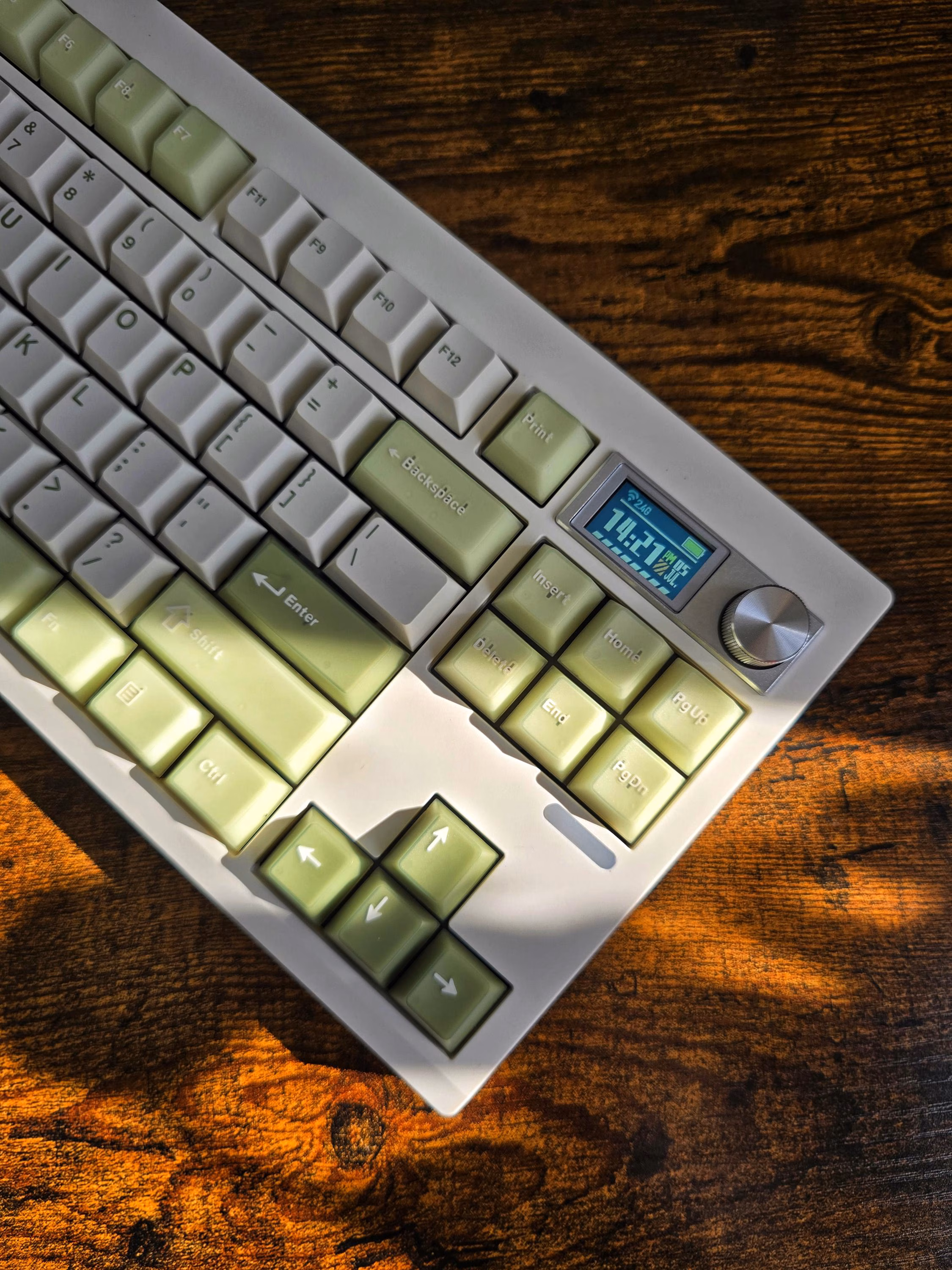 GMK87 Jelly Matcha - View 1