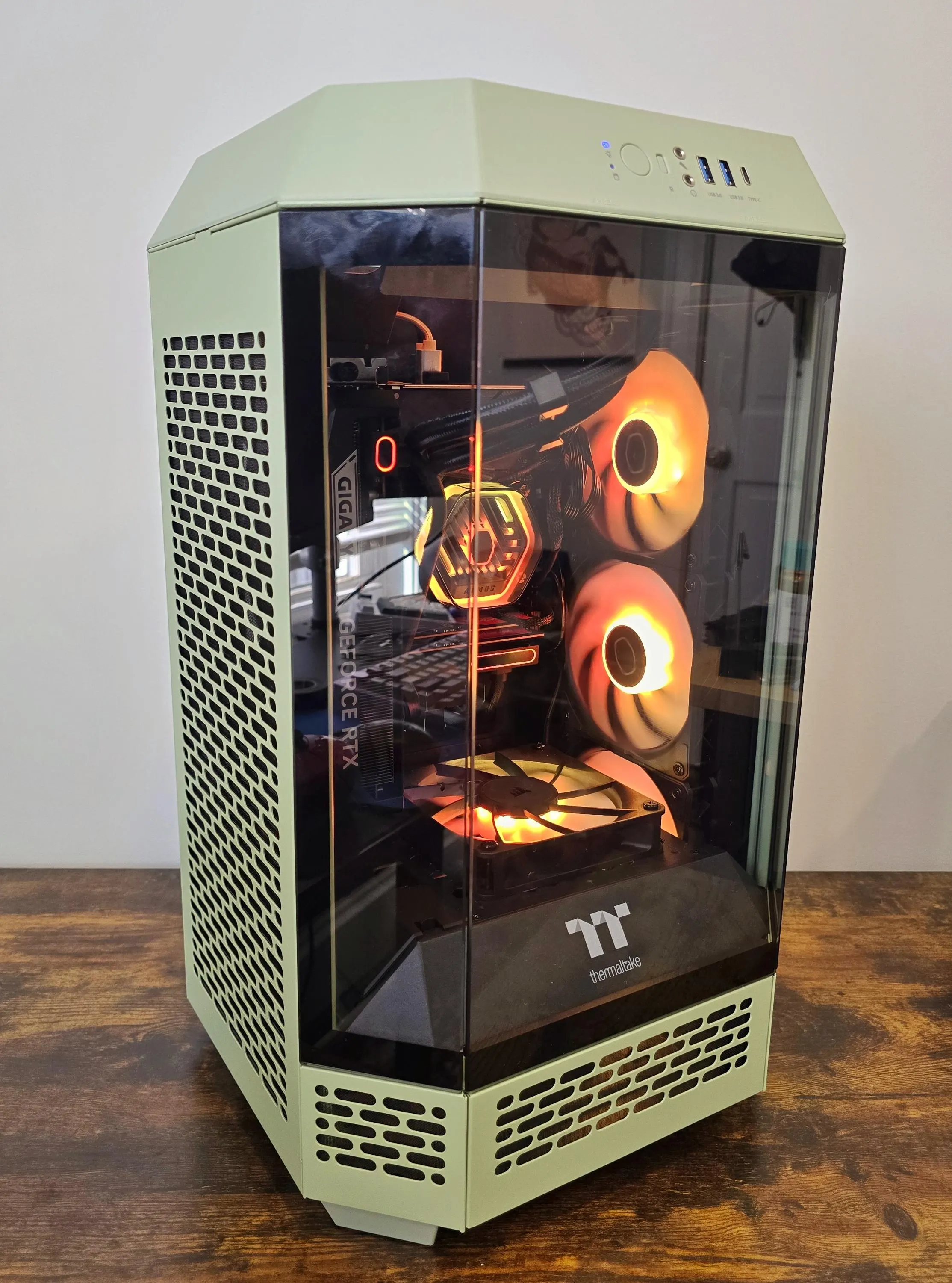 Thermaltake Tower 250 - View 1